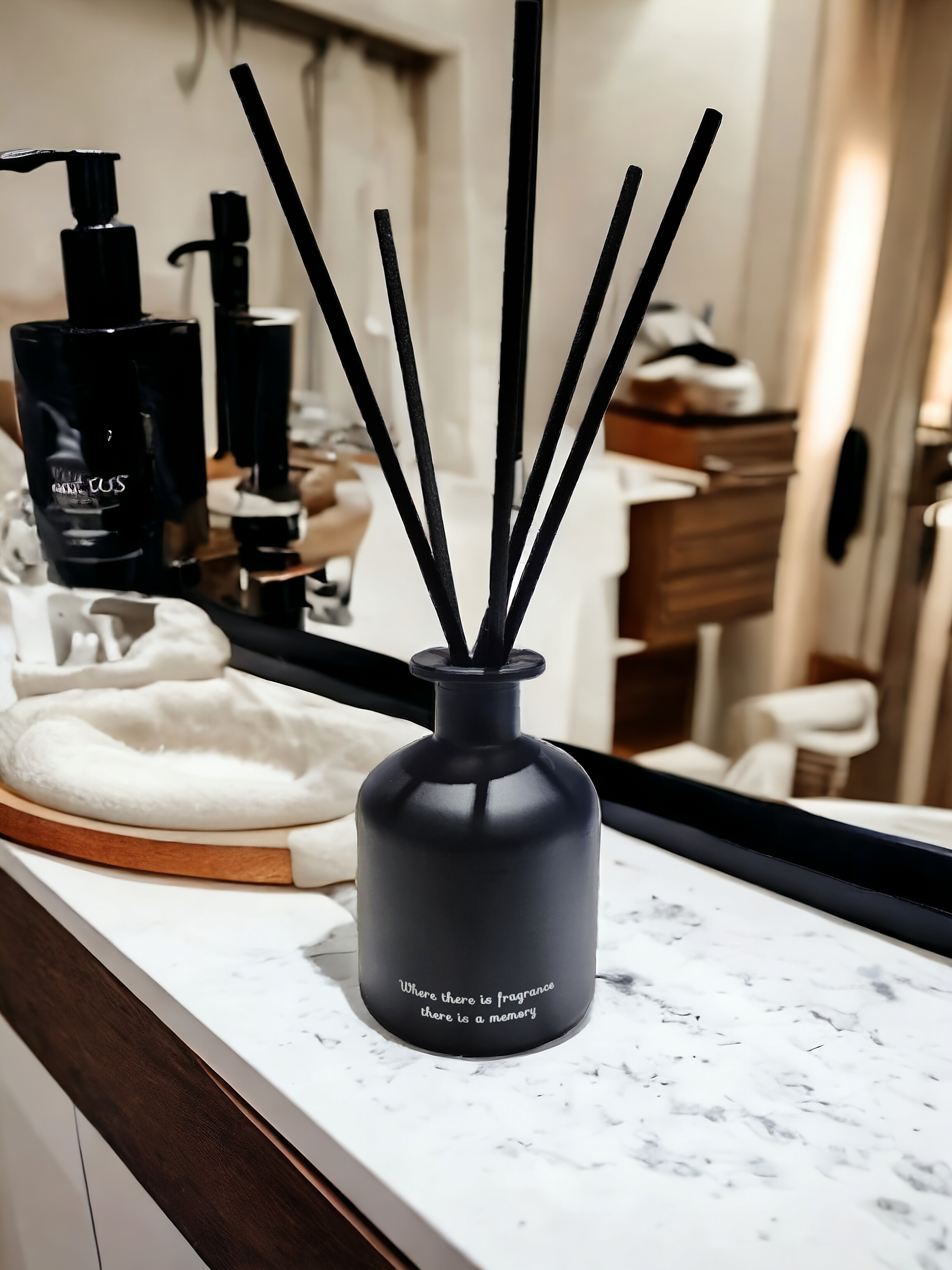 Matt Black Reed Diffuser 200ml