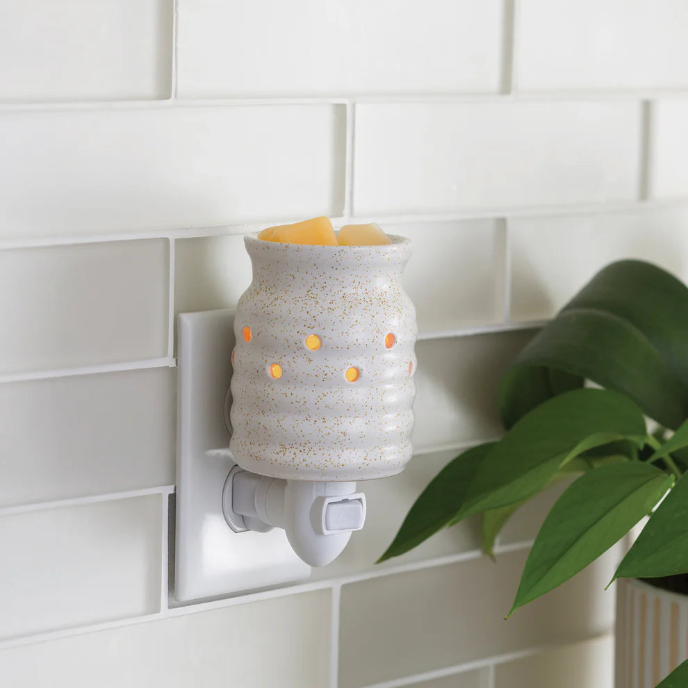 Farmhouse Pluggable Warmer | Complimentary Scented Wax Melt as Free Gift
