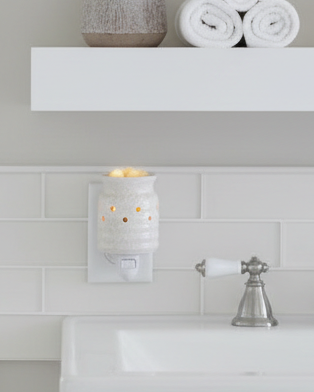 Farmhouse Pluggable Warmer - Bathroom